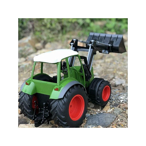 Сельскохозяйственный трактор с погрузчиком на радиоуправлении - рис 3.