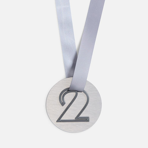 Медаль Fundo, серебристая с 3D-подвеской Symbol, цифра 2 - рис 2.