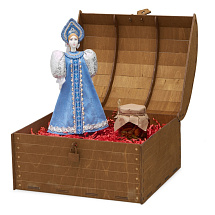 Подарочный набор: кукла фарфоровая, мед, голубой